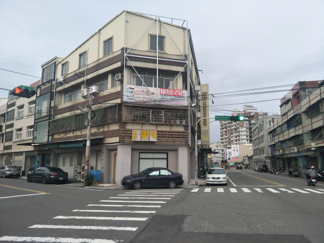 自強南路角間